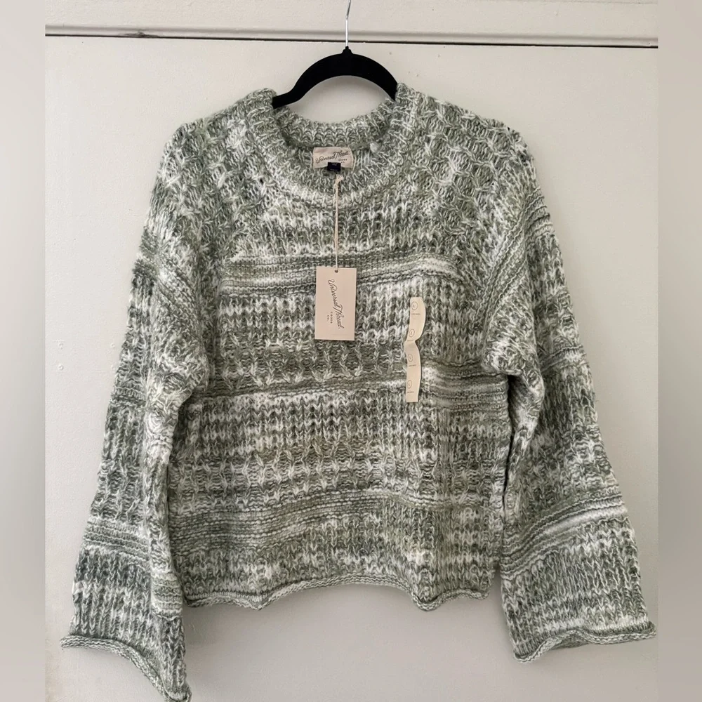 Universal Thread Women's Crewneck Pullover Sweater Green. Size L